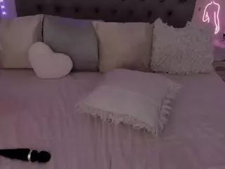 xlau123x's Live Sex Cam Show