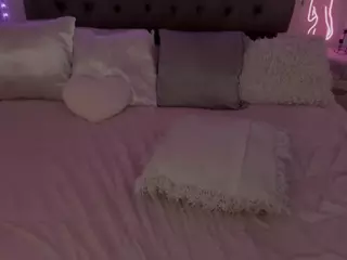 xlau123x's Live Sex Cam Show