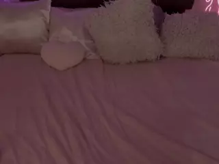 xlau123x's Live Sex Cam Show