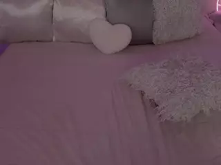 xlau123x's Live Sex Cam Show