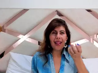 eva-loretti's Live Sex Cam Show