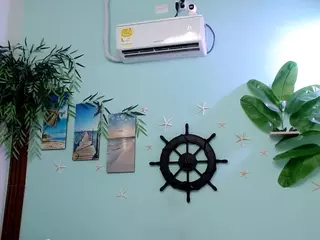 adelastargirl44's Live Sex Cam Show