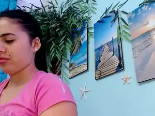 adelastargirl44's Live Sex Cam Show