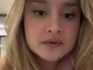 Lady Di's Live Sex Cam Show