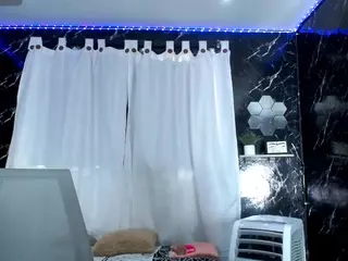 Hillary-queen's Live Sex Cam Show