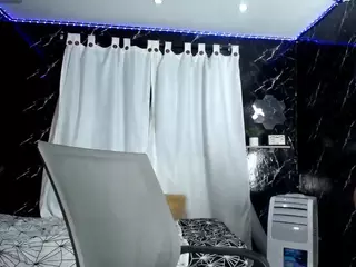 Hillary-queen's Live Sex Cam Show