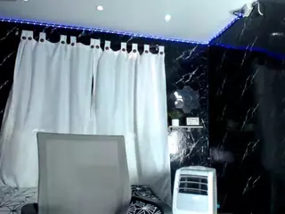 Hillary-queen's Live Sex Cam Show