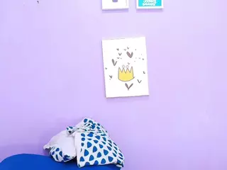 veronica-777's Live Sex Cam Show