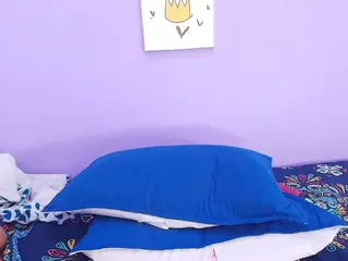veronica-777's Live Sex Cam Show