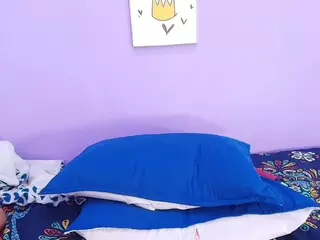 veronica-777's Live Sex Cam Show