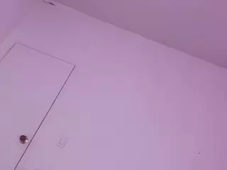 veronica-777's Live Sex Cam Show