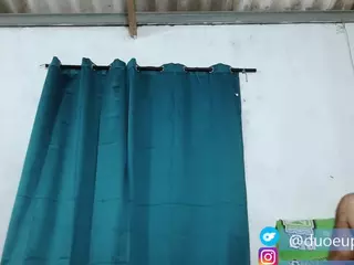 Xandhugetits's Live Sex Cam Show