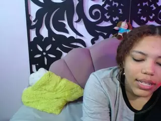 horny-sexy-brunette's Live Sex Cam Show