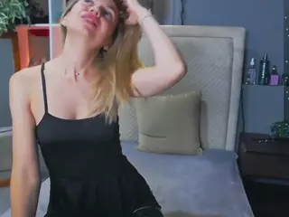 KiraNigh's Live Sex Cam Show
