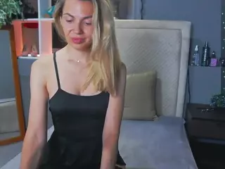 KiraNigh's Live Sex Cam Show
