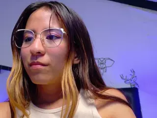 Skinny-hottie18's Live Sex Cam Show