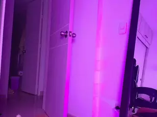 LAYLA NAUGHTY GIRL's Live Sex Cam Show