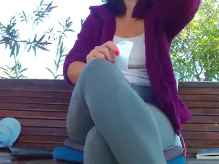 MellySquirtyBigLabia's Live Sex Cam Show