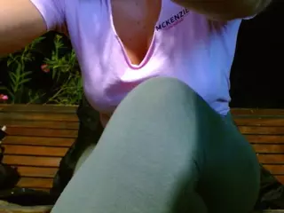 MellySquirtyBigLabia's Live Sex Cam Show