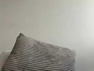 this a slimy pussy's Live Sex Cam Show