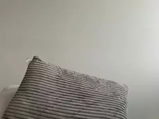 this a slimy pussy's Live Sex Cam Show