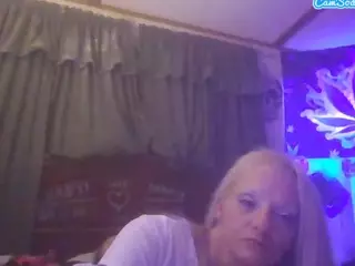 Lilbit44's Live Sex Cam Show