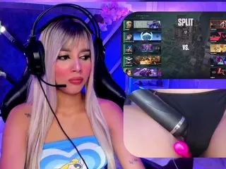 SweetieCloe's Live Sex Cam Show