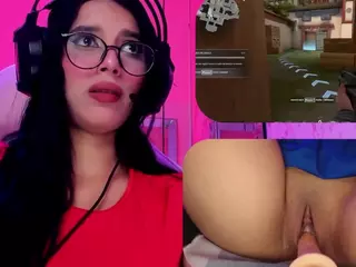 SweetieCloe's Live Sex Cam Show
