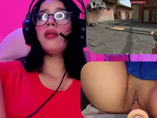 SweetieCloe's Live Sex Cam Show