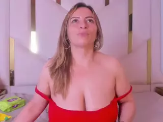 Adara89's Live Sex Cam Show
