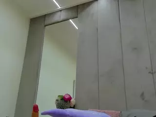 YanaMiana's Live Sex Cam Show