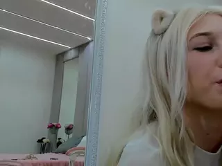 YanaMiana's Live Sex Cam Show