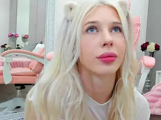 YanaMiana's Live Sex Cam Show