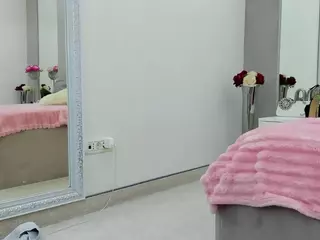 YanaMiana's Live Sex Cam Show
