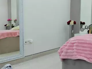YanaMiana's Live Sex Cam Show