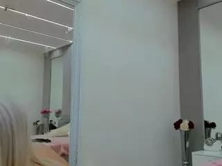 YanaMiana's Live Sex Cam Show