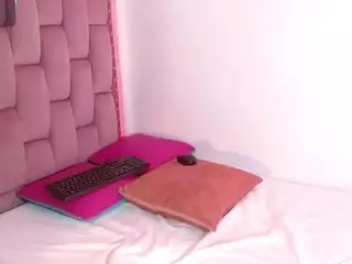 DAFNNEE-ROSS's Live Sex Cam Show