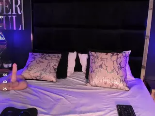 MarianaaSantos's Live Sex Cam Show