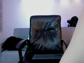 Millyy-Bakerr's Live Sex Cam Show