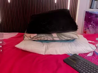 Millyy-Bakerr's Live Sex Cam Show