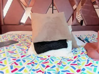 Millyy-Bakerr's Live Sex Cam Show