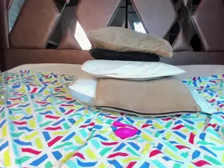 Millyy-Bakerr's Live Sex Cam Show
