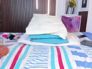 Millyy-Bakerr's Live Sex Cam Show