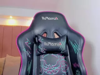 cloe-gale's Live Sex Cam Show