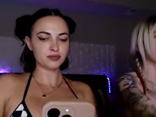 Phoenix Riley's Live Sex Cam Show