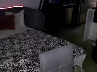 Phoenix Riley's Live Sex Cam Show