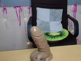 EllaBonito's Live Sex Cam Show