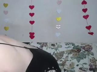 LuciaMii's Live Sex Cam Show