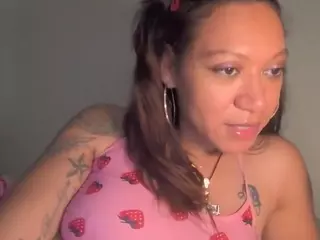Slimthickxxx's Live Sex Cam Show