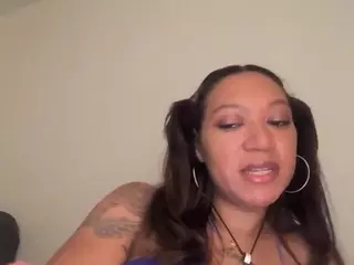 Slimthickxxx's Live Sex Cam Show
